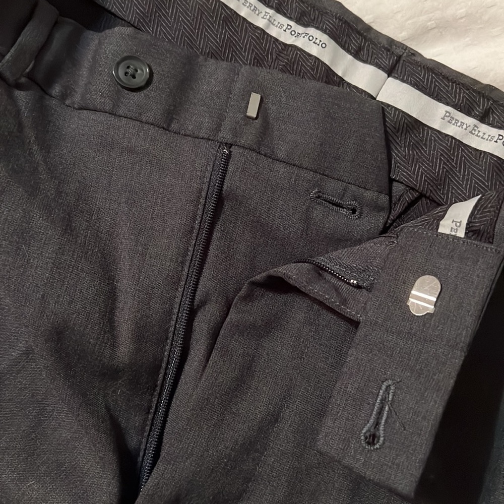 Perry Ellis Mens slacks 34/32